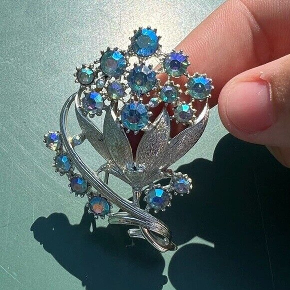 Vintage costume silver and blue gem floral brooch - Picture 3 of 3